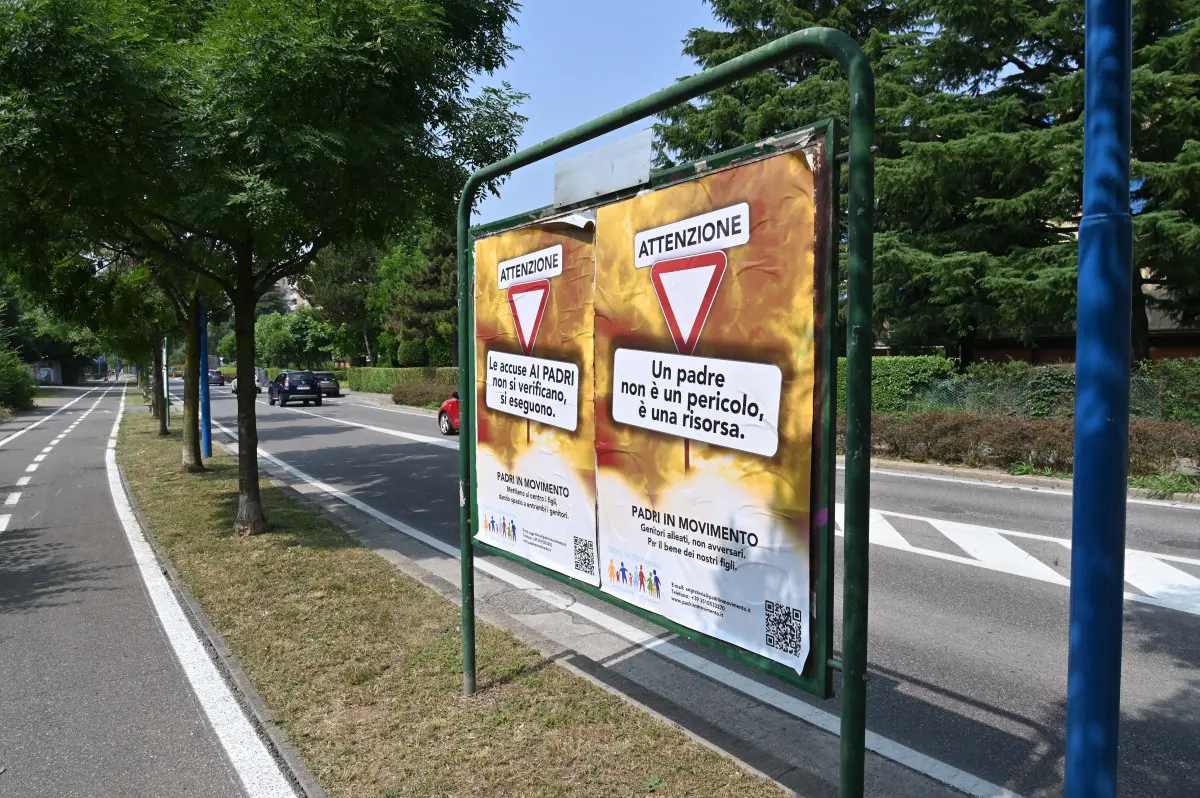 I manifesti della campagna «Padri Invisibili»