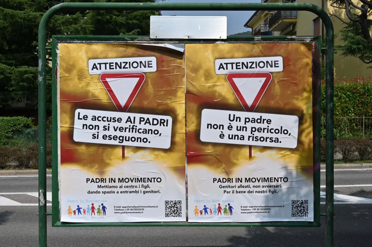 I manifesti della campagna «Padri Invisibili»