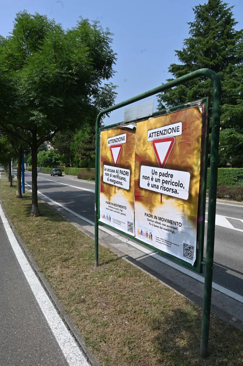 I manifesti della campagna «Padri Invisibili»