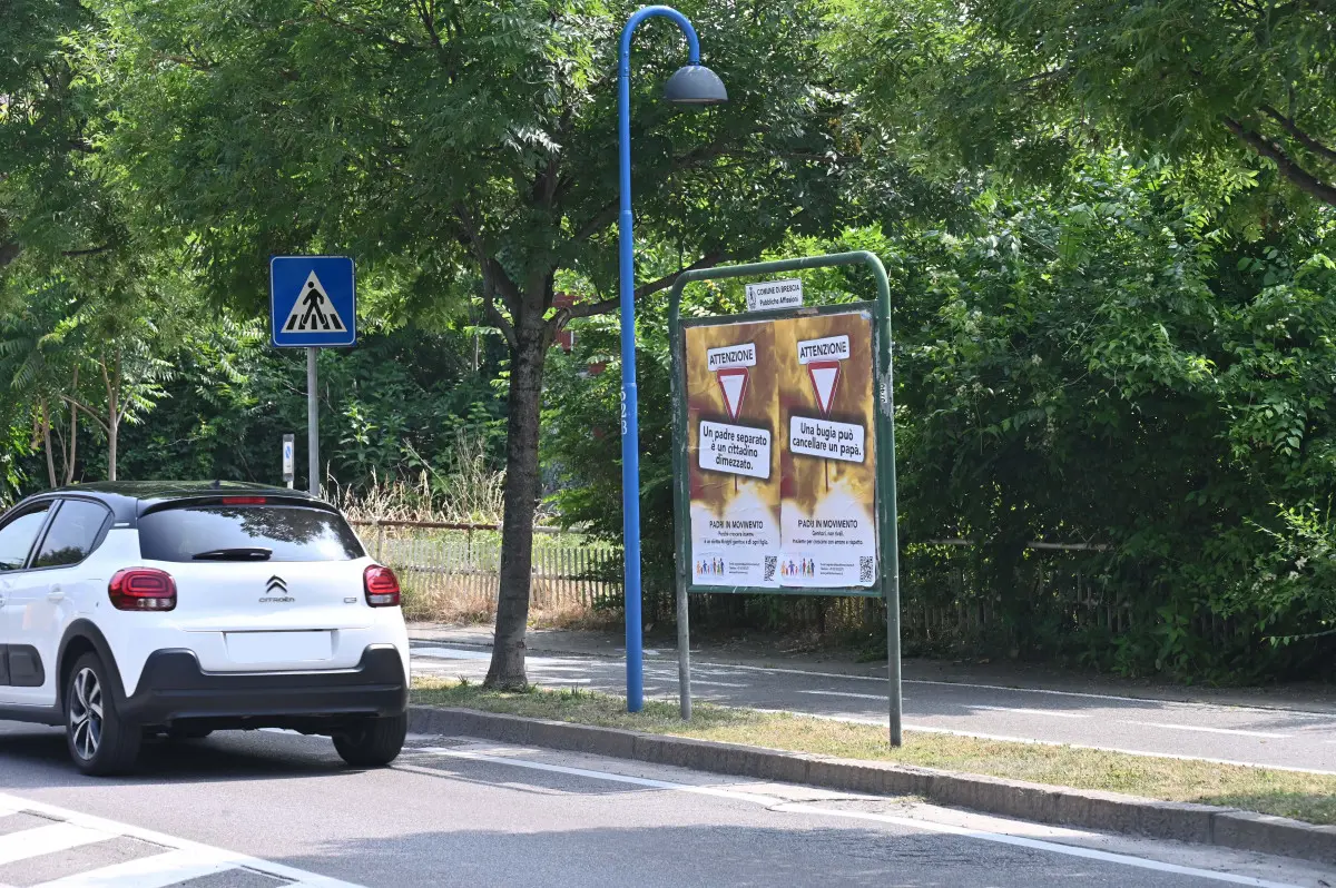 I manifesti della campagna «Padri Invisibili»