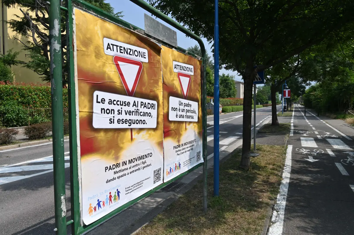 I manifesti della campagna «Padri Invisibili»
