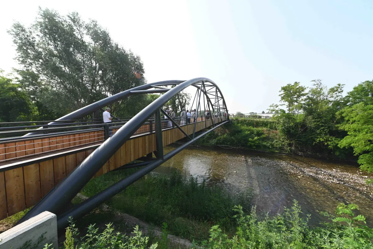 L'inaugurazione del ponte che unisce Roncadelle e Brescia