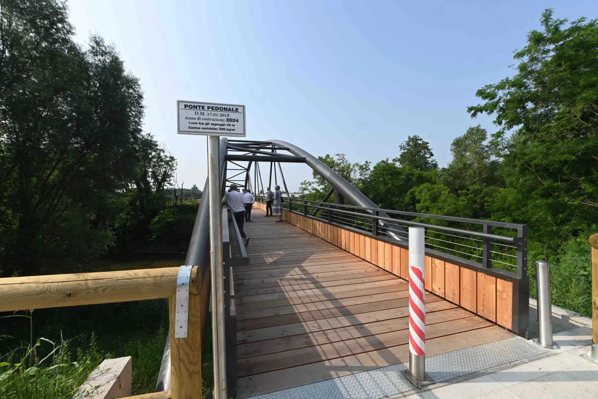 L'inaugurazione del ponte che unisce Roncadelle e Brescia