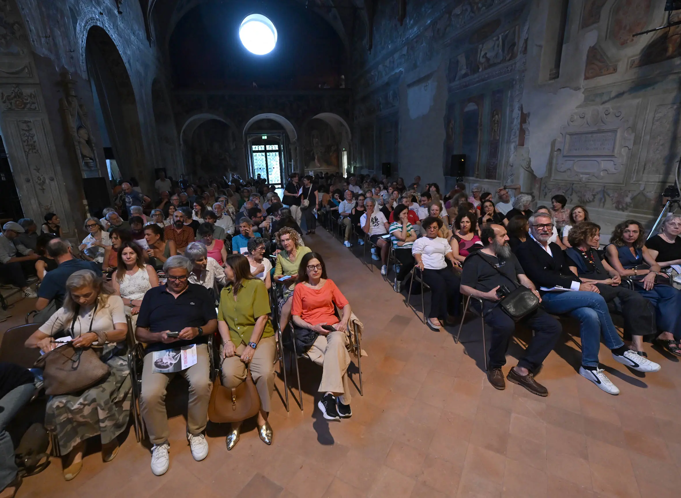 SPETTACOLI BRESCIA CHIESA DI SAN CRISTO INCONTRO CON ELIO GERMANO -TRA GLI IMPURI MI SONO PURIFICATO  NELLA FOTO MOMENTI DELL'INCONTRO SALA 11/06/2025 newreporter©favretto 