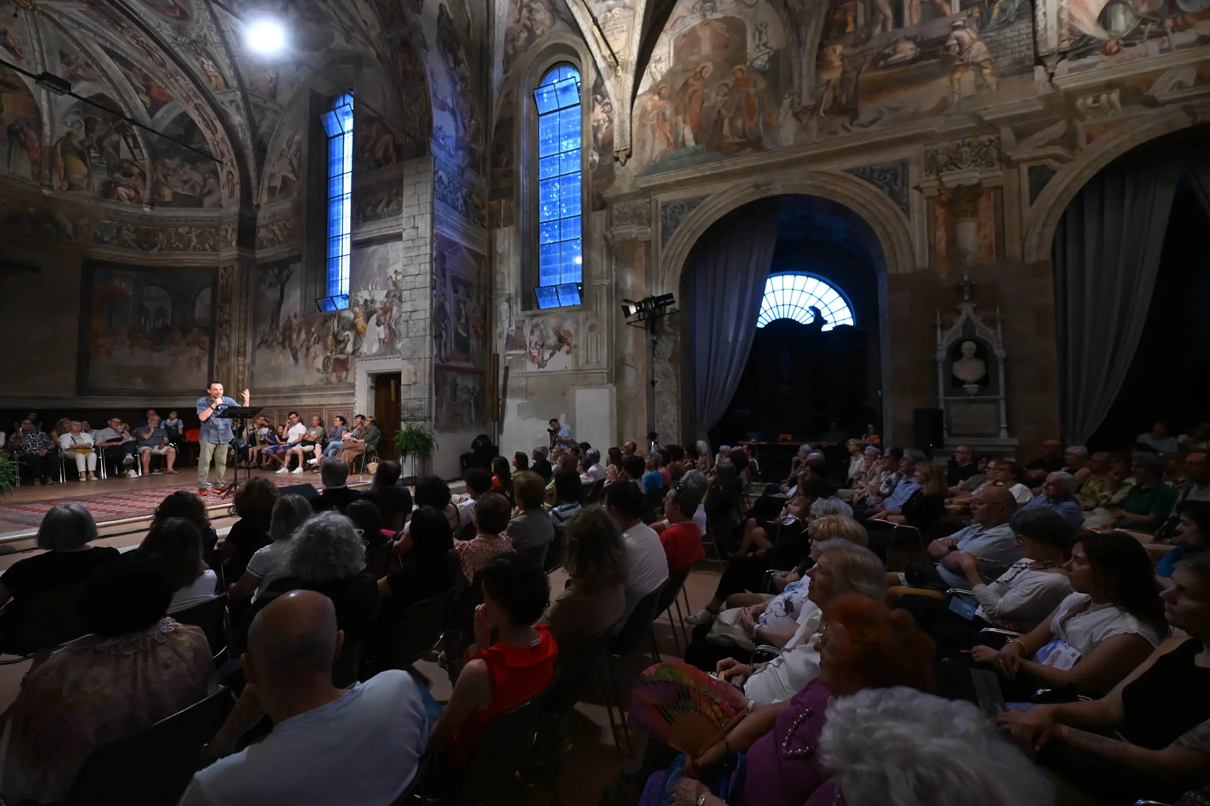 SPETTACOLI BRESCIA CHIESA DI SAN CRISTO INCONTRO CON ELIO GERMANO -TRA GLI IMPURI MI SONO PURIFICATO  NELLA FOTO MOMENTI DELL'INCONTRO ELIO GERMANO 11/06/2025 newreporter©favretto 
