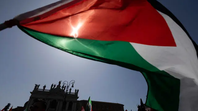 Manifestazione pro Palestina. Roma, 7 giugno 2025 ANSA/MASSIMO PERCOSSI