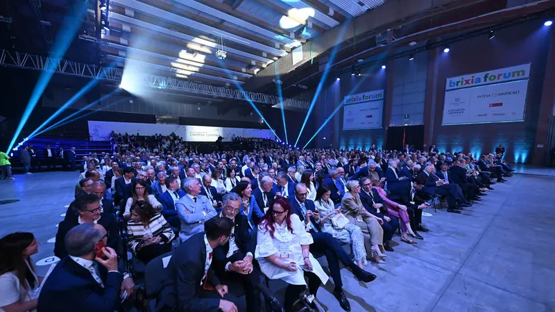 La platea gremita dell'assemblea di Confindustria Brescia - Foto New Reporter Favretto © www.giornaledibrescia.it