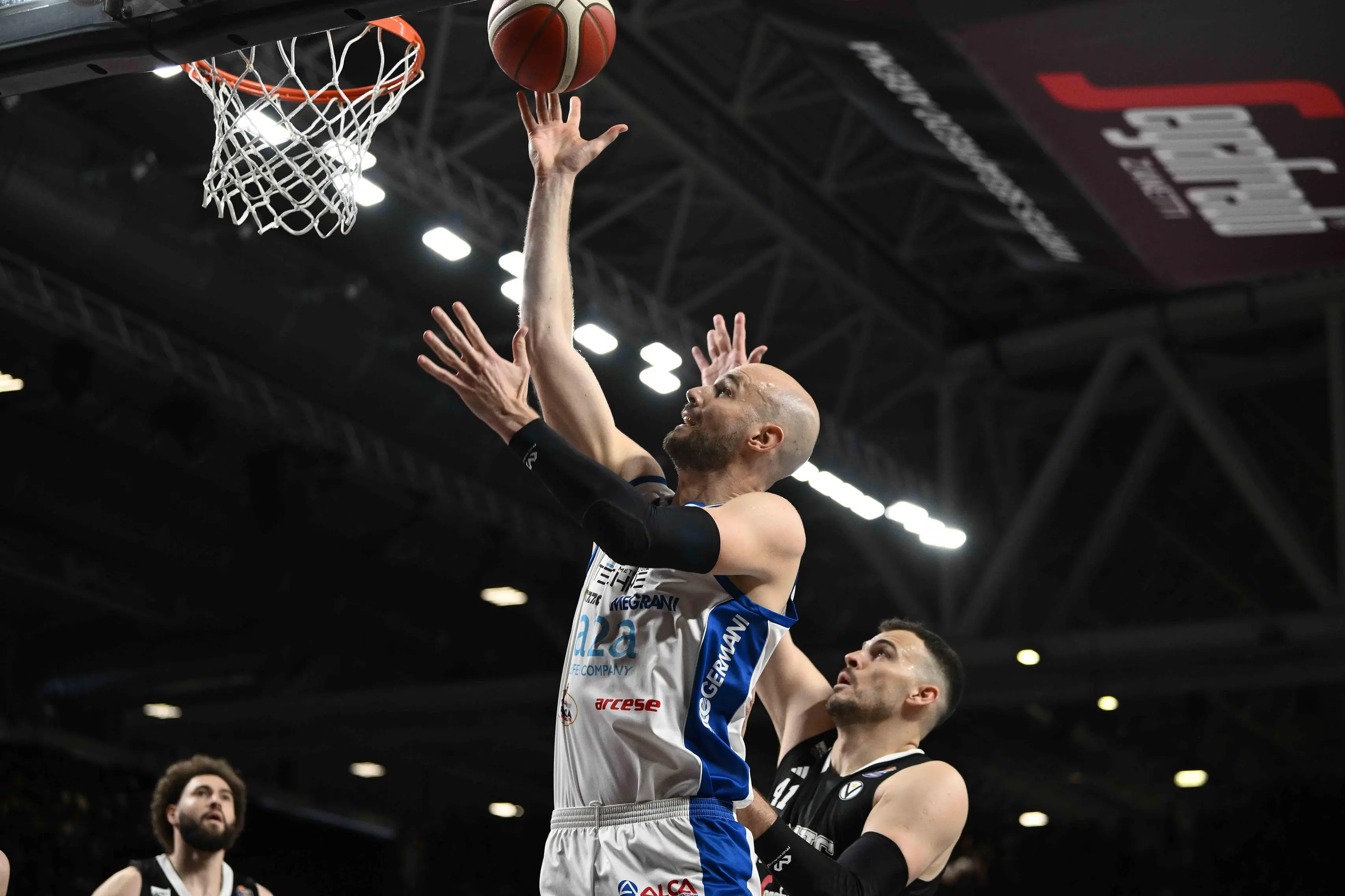 Finale scudetto, il primo tempo di gara-1 Virtus Bologna-Germani Brescia