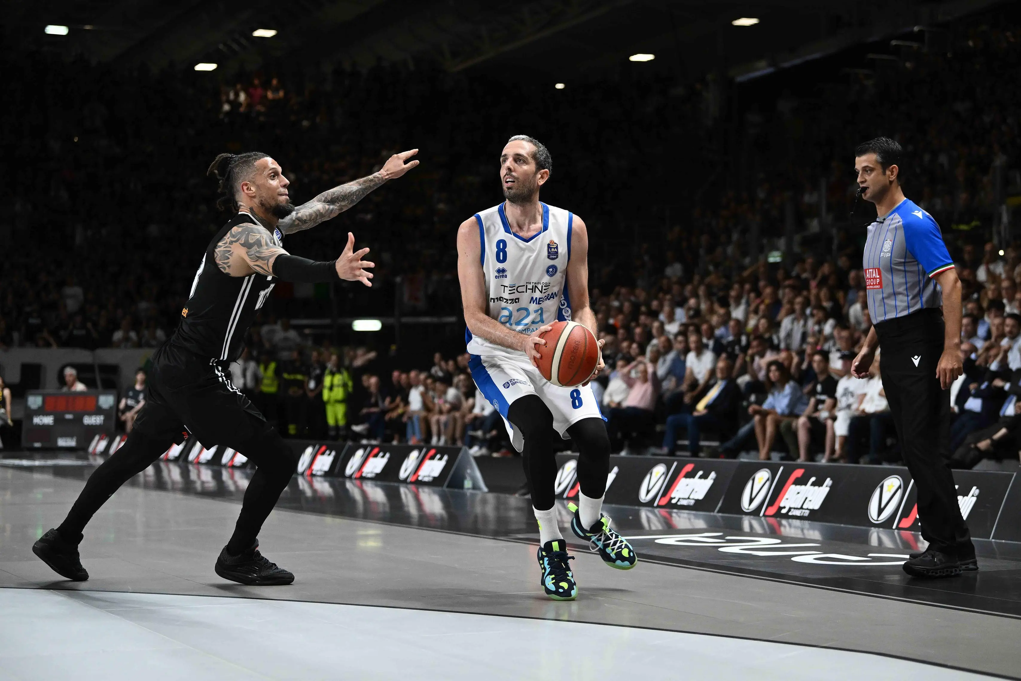 Finale scudetto, il primo tempo di gara-1 Virtus Bologna-Germani Brescia