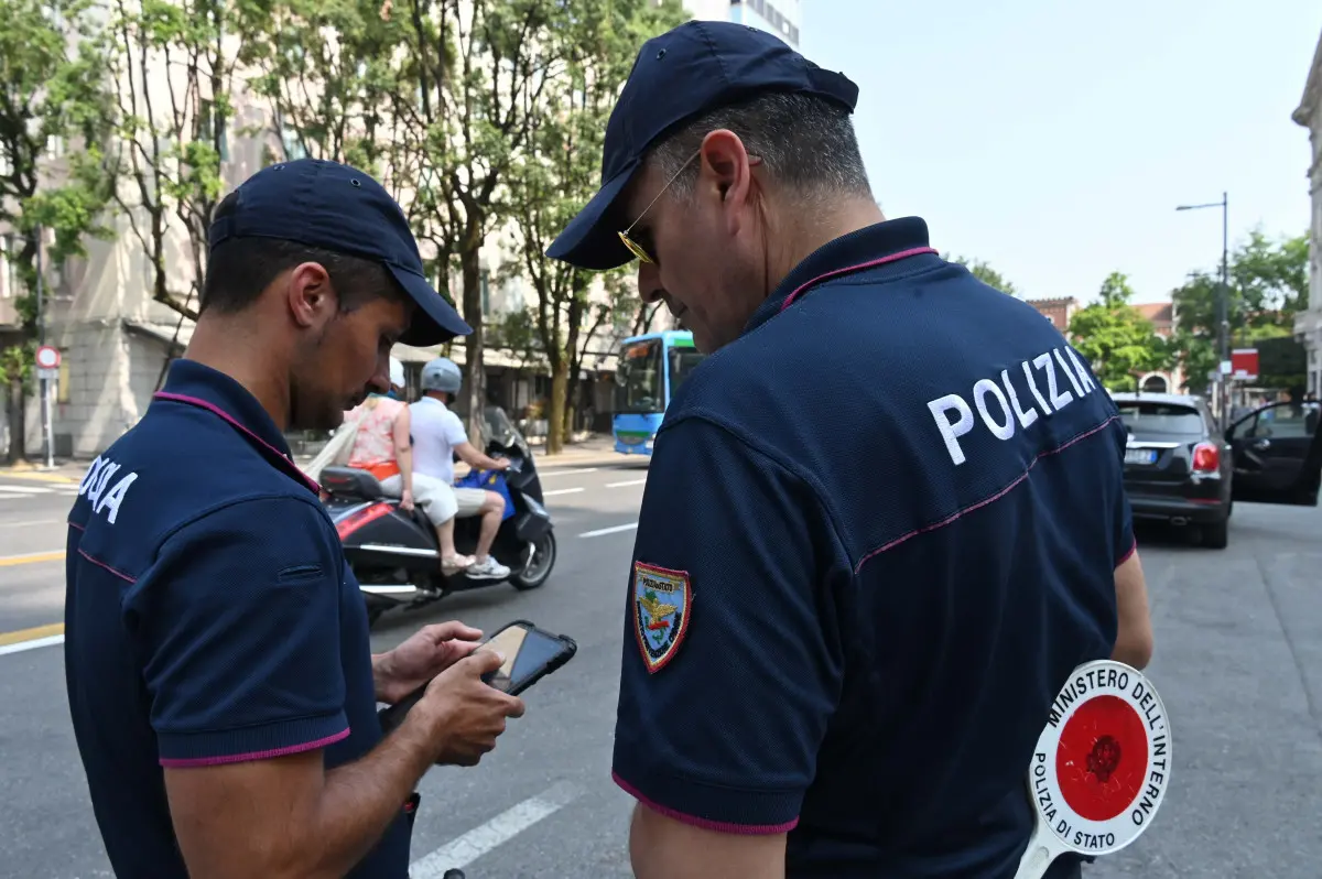 I controlli in stazione della Polizia