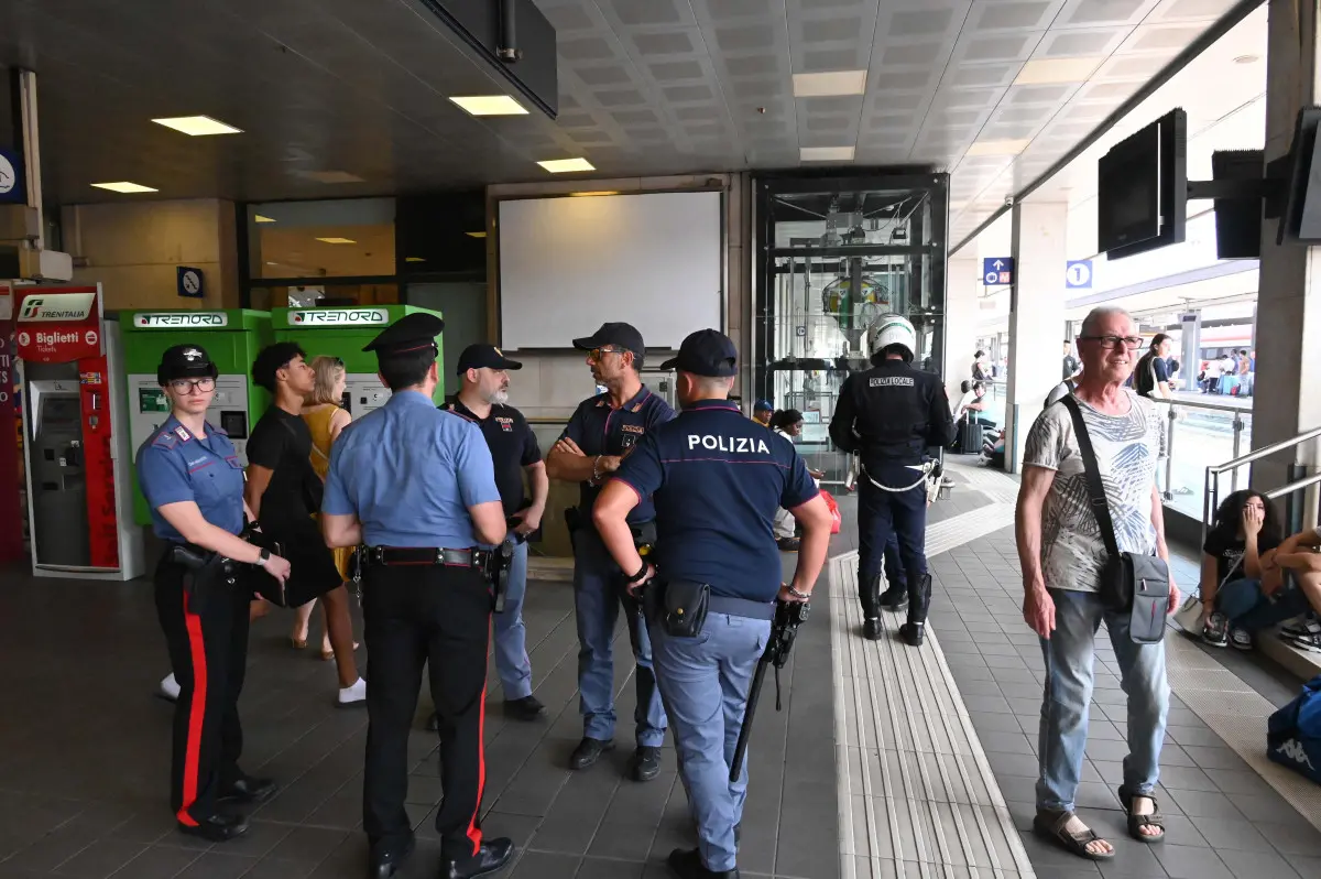 I controlli in stazione della Polizia