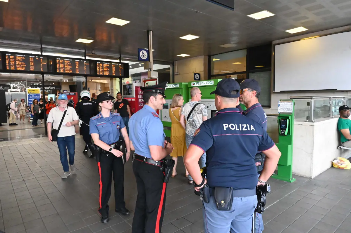 I controlli in stazione della Polizia