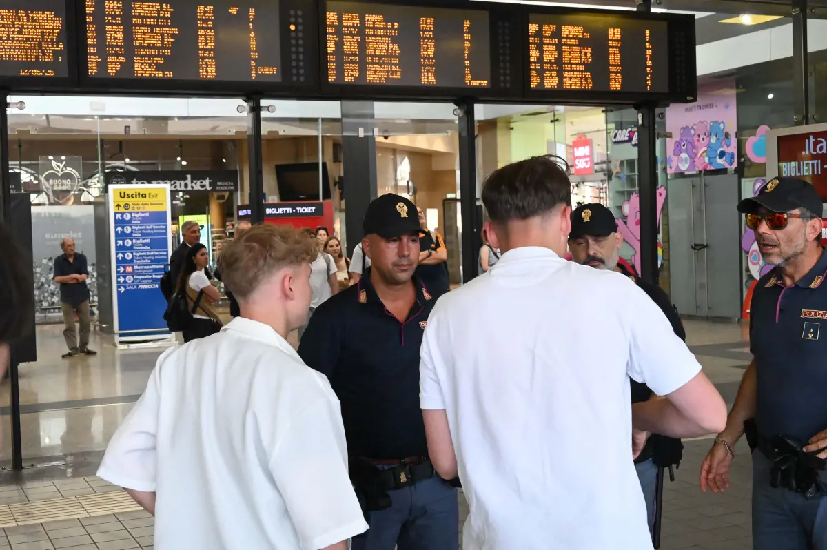 I controlli in stazione della Polizia