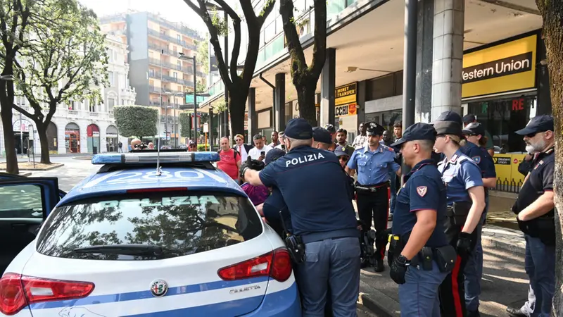 I controlli in stazione della Polizia