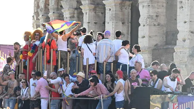 People during Roma Pride 2024, 15 June 2024. ANSA/CLAUDIO PERI