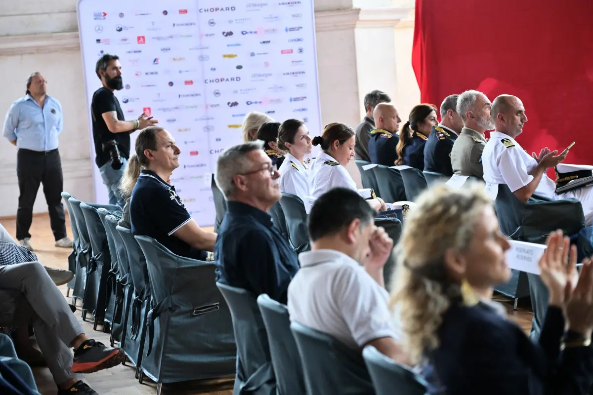 Mille Miglia 2025, la presentazione al salone Vanvitelliano