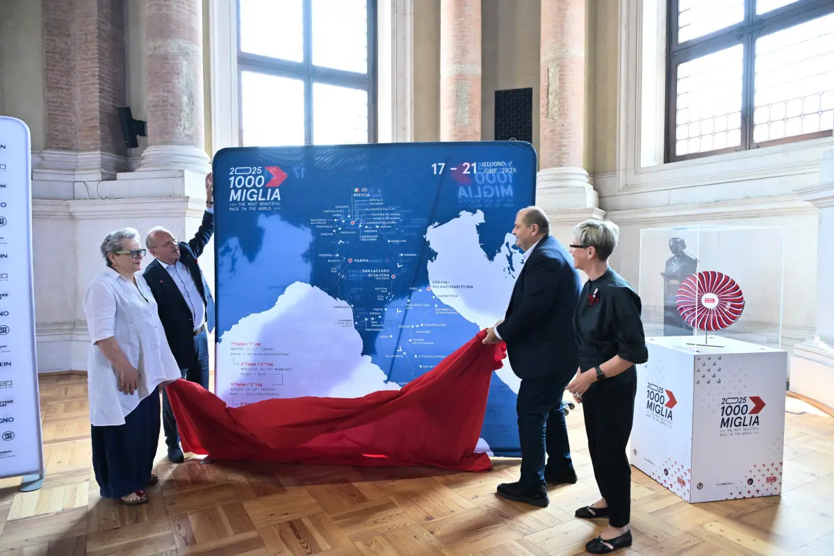 Mille Miglia 2025, la presentazione al salone Vanvitelliano