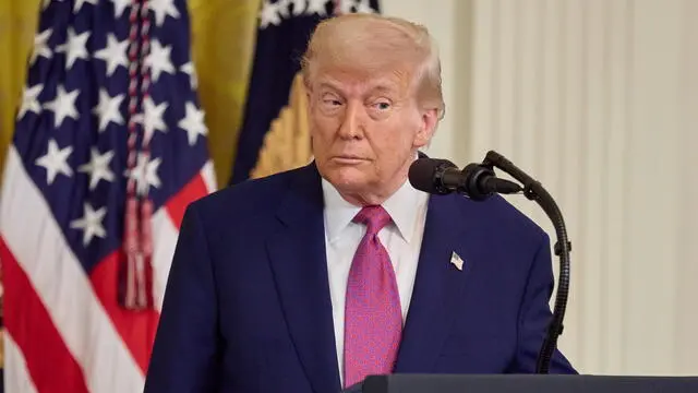 epa12171965 US President Donald Trump speaks before signing resolutions that block California's rule phasing out gas-powered cars and ending the sale of new ones by 2035, in the East Room of the White House in Washington, DC, USA, 12 June 2025. EPA/ALLISON DINNER