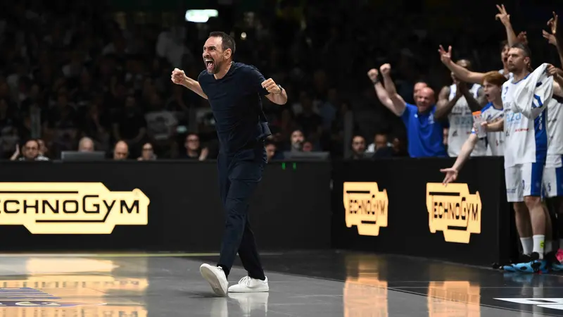 Giuseppe Poeta durante la partita contro la Virtus Bologna - Foto Massimo Ceretti / Ciamillo-Castoria