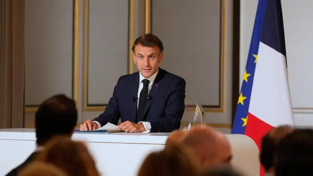 epa12173657 French President Emmanuel Macron holds a press conference on the Middle East situation, at the Elysee Palace in Paris, France, 13 June 2025. EPA/MICHEL EULER / POOL MAXPPP OUT