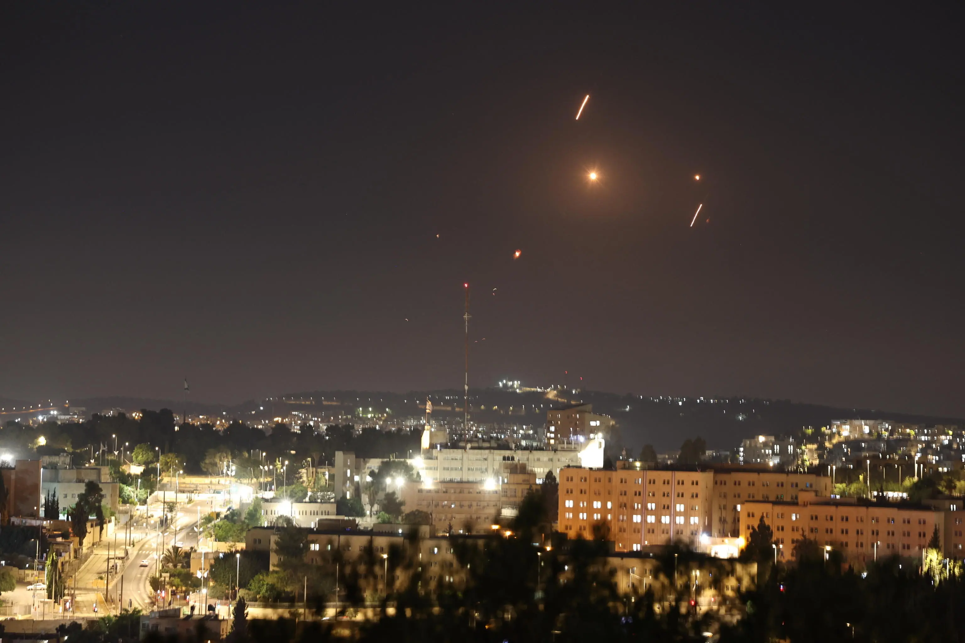 I missili israeliani su Gerusalemme