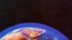 Lo strato dell'ozono sulla superficie terrestre in una simulazione - © www.giornaledibrescia.it
