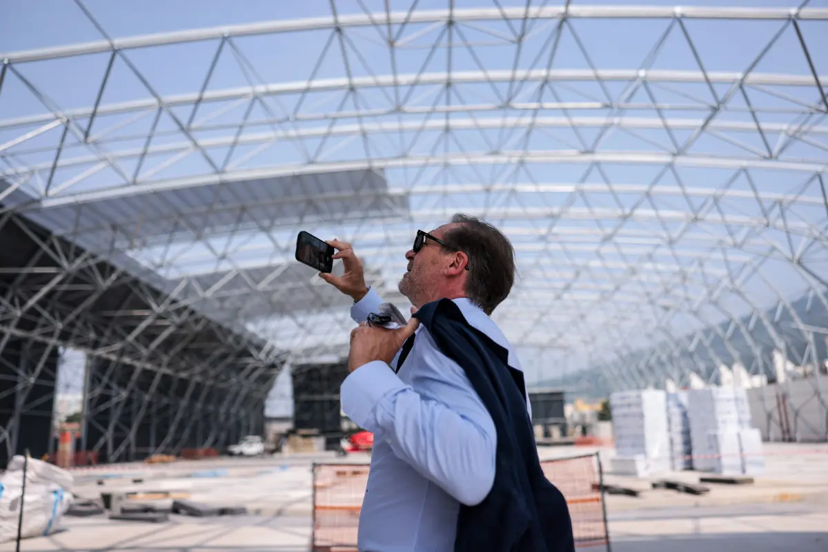 Atletica, la visita di Mei nel cantiere dell'impianto indoor