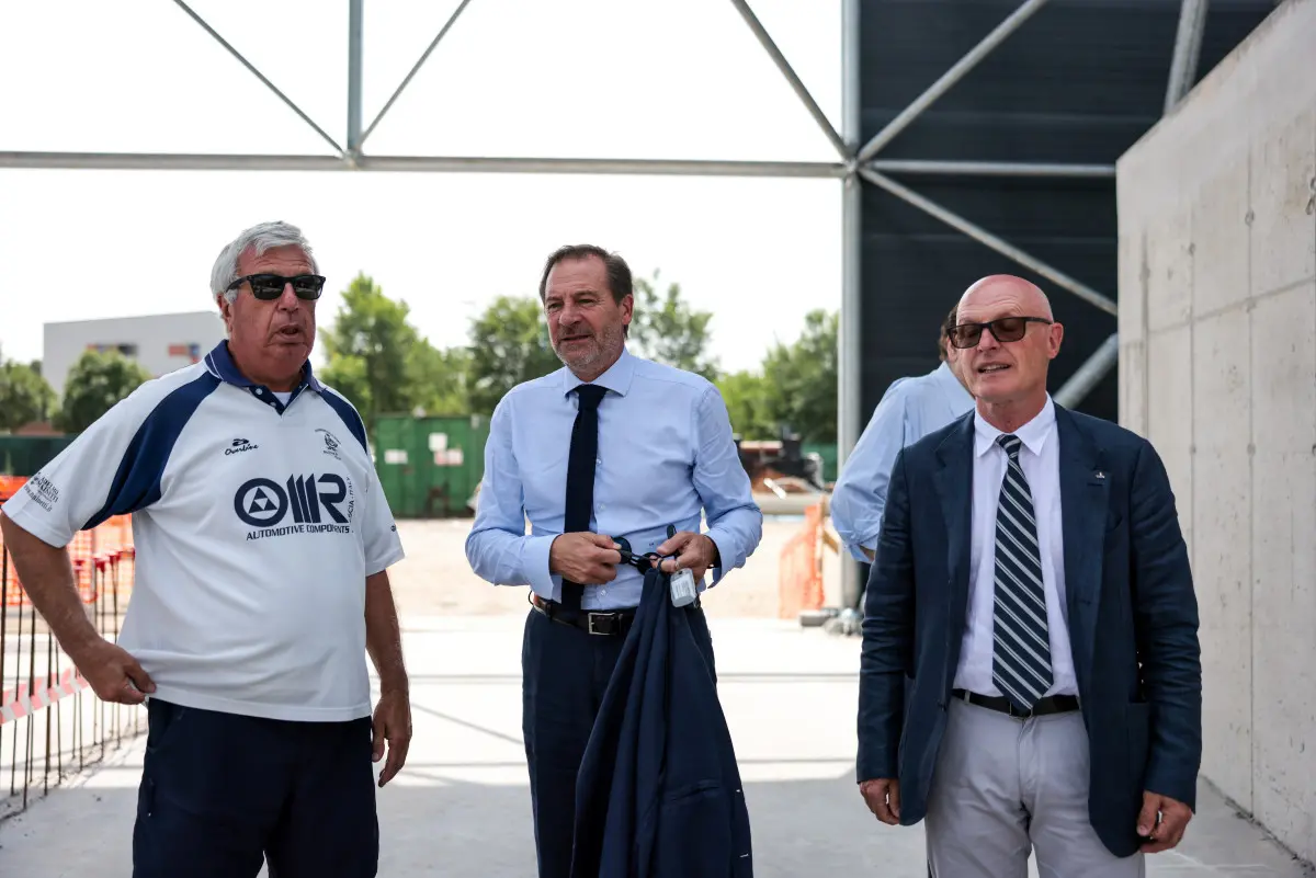 Atletica, la visita di Mei nel cantiere dell'impianto indoor