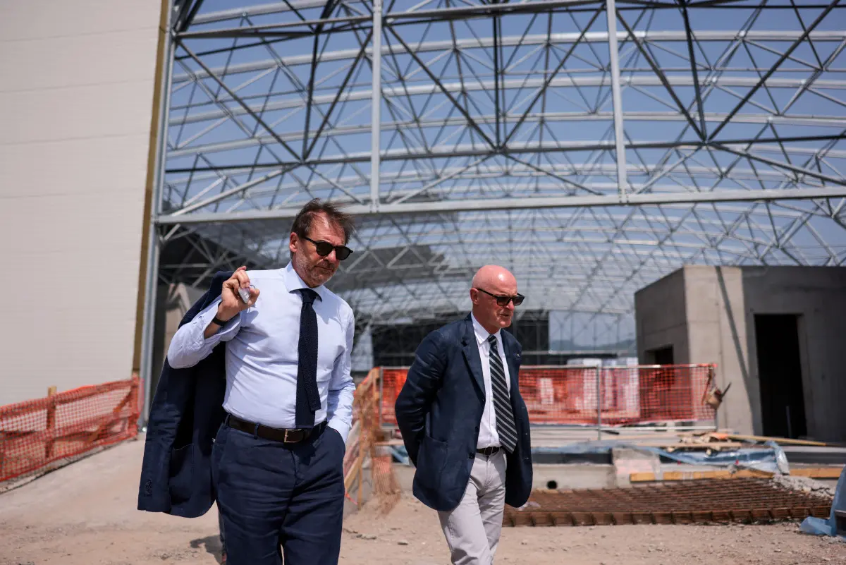 Atletica, la visita di Mei nel cantiere dell'impianto indoor