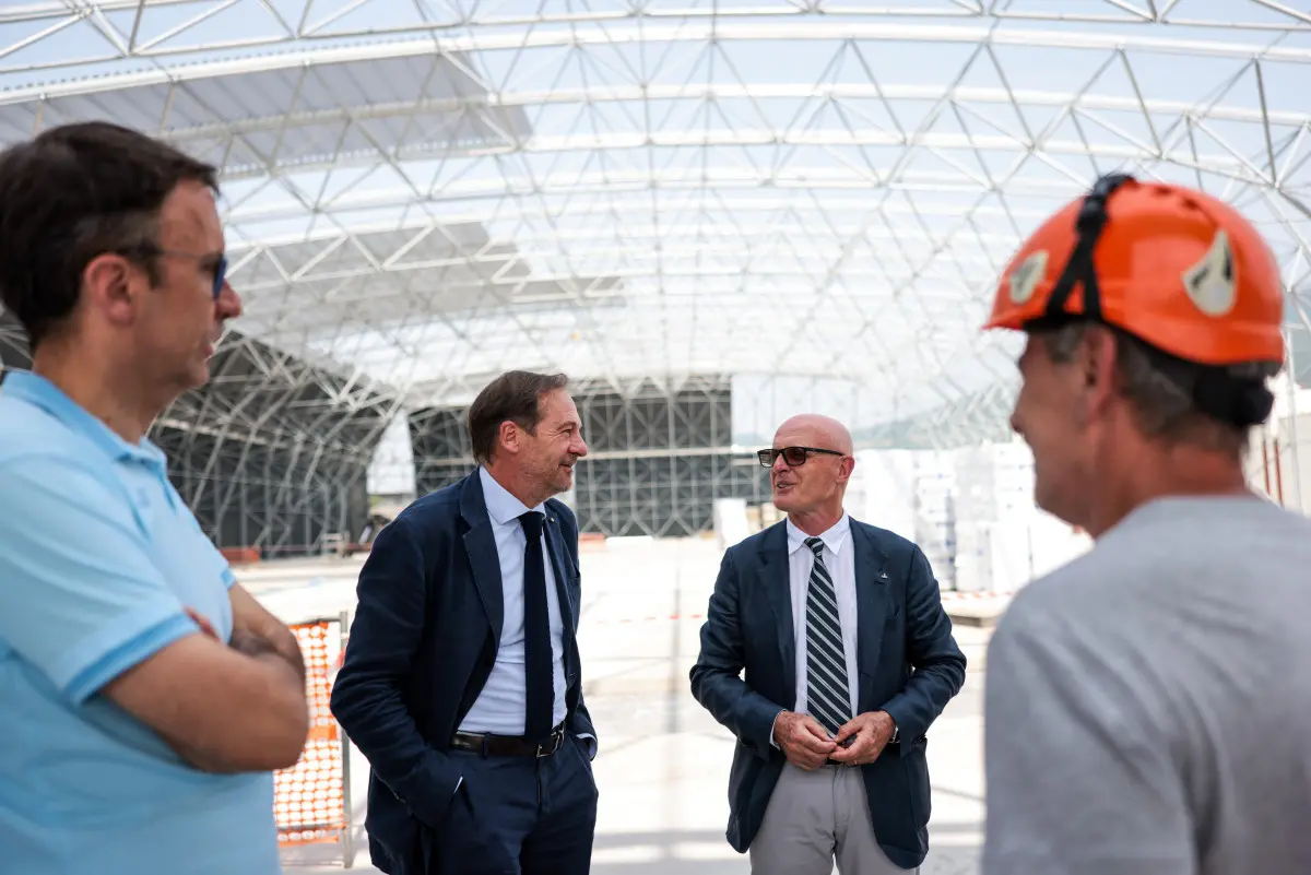 Atletica, la visita di Mei nel cantiere dell'impianto indoor