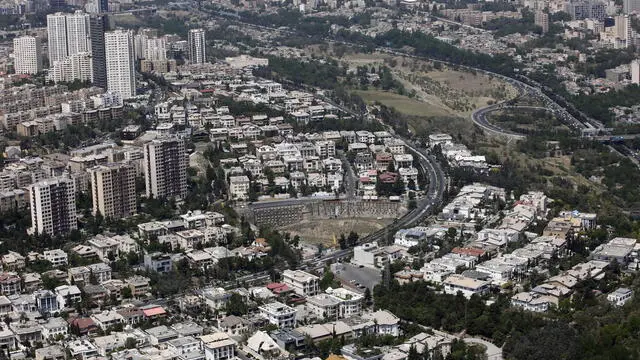 epa11317577 A general view of the capital of Tehran, Iran, 29 April 2024 (issued 04 May 2024). EPA/ABEDIN TAHERKENAREH