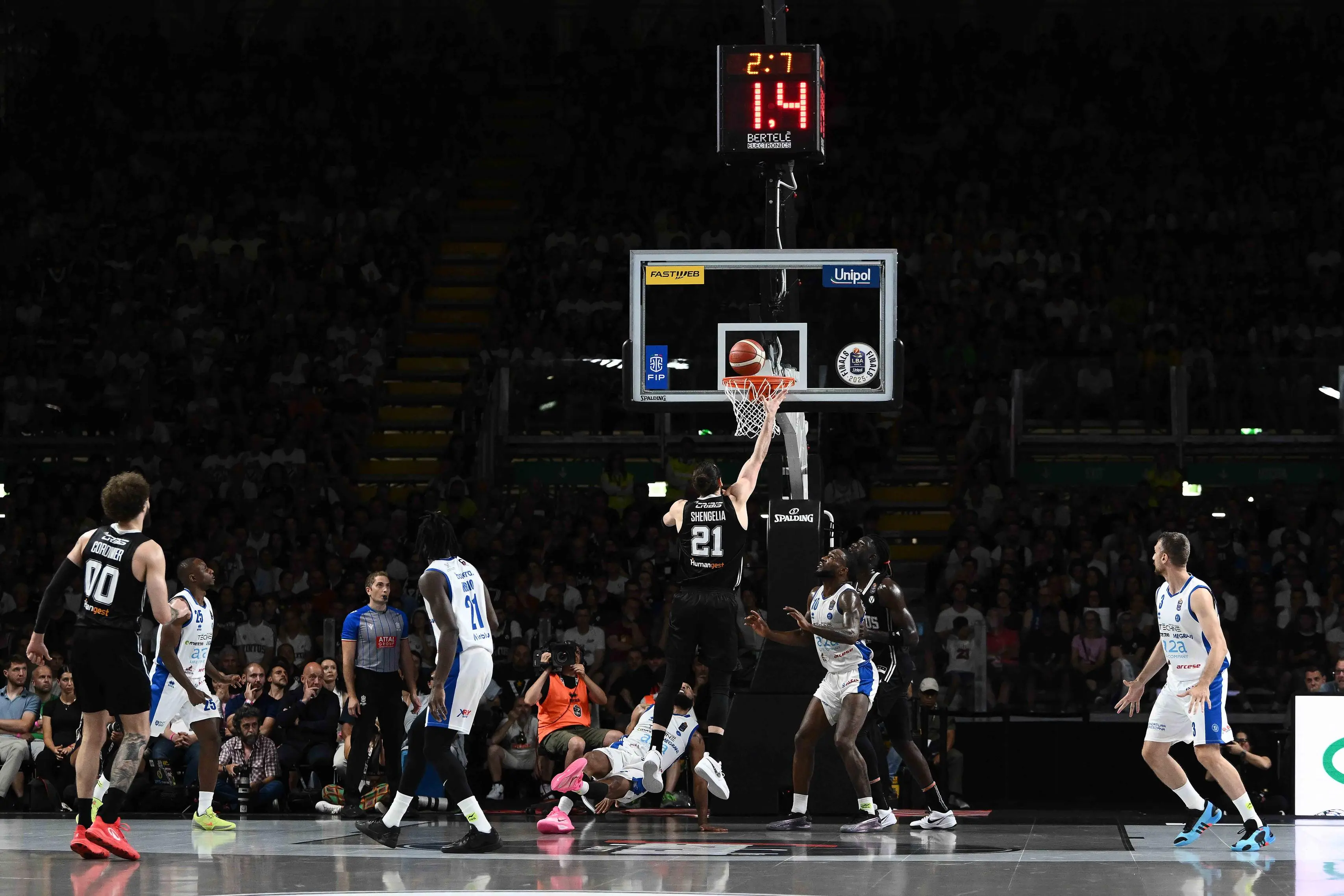 Tornike Shengelia
Segafredo Virtus Bologna - Germani Brescia
LBA Legabasket Serie A Unipol 2024-2025
Playoff - Finale - Gara 2
Bologna, 14/06/2025
Foto: Massimo Ceretti/ Ciamillo-Castoria
