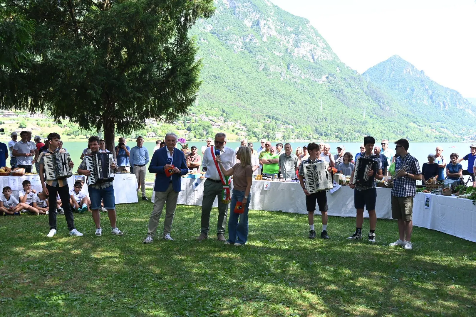 In piazza con noi