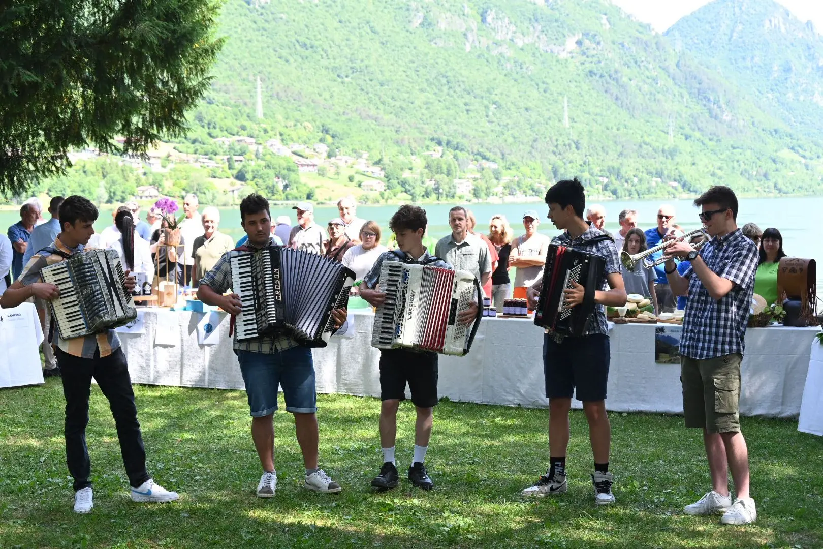 In piazza con noi