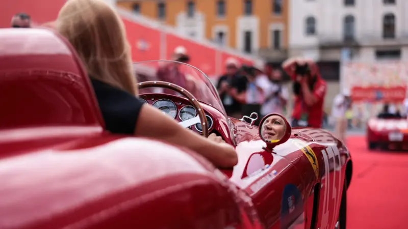 Mille Miglia 2025, la prima giornata di punzonature