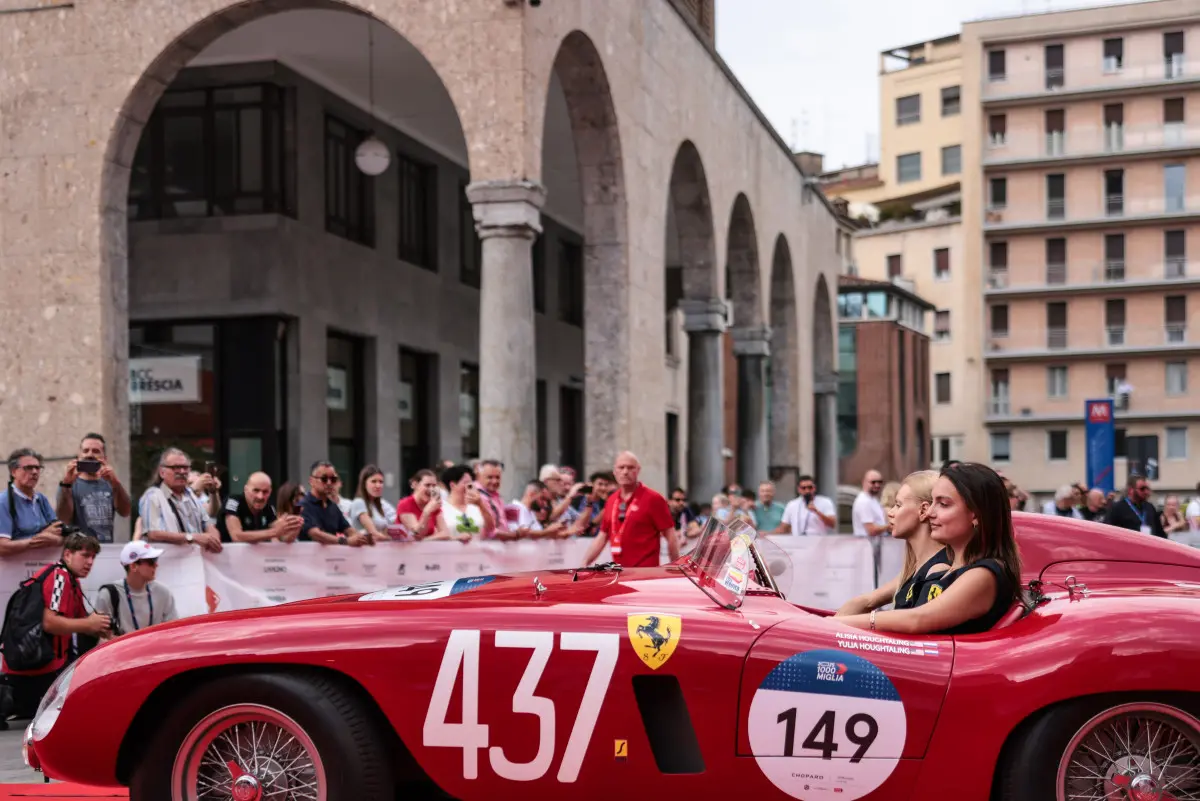 Mille Miglia 2025, la prima giornata di punzonature