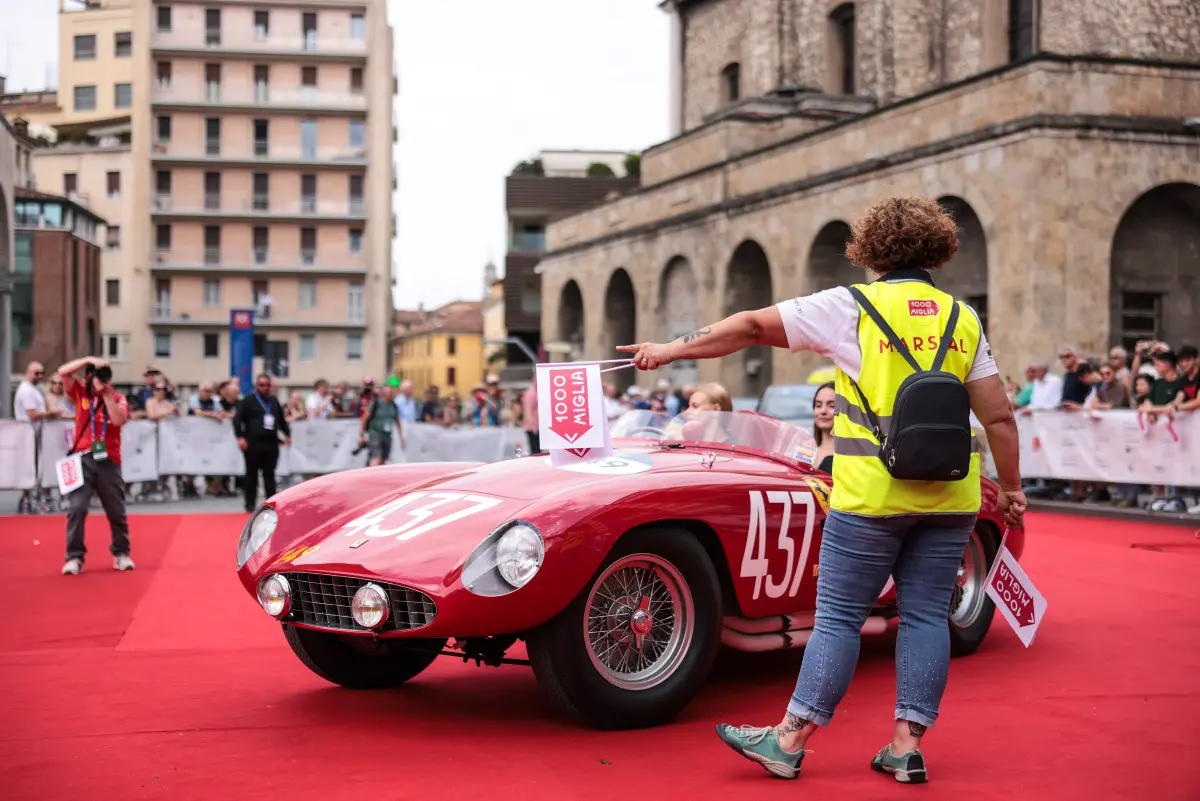 Mille Miglia 2025, la prima giornata di punzonature