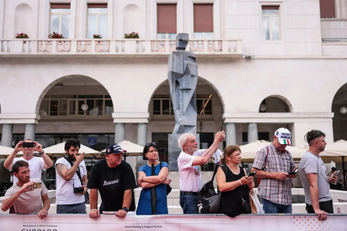 Mille Miglia 2025, la prima giornata di punzonature