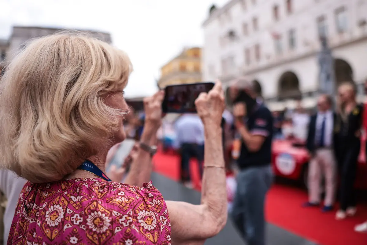 Mille Miglia 2025, la prima giornata di punzonature