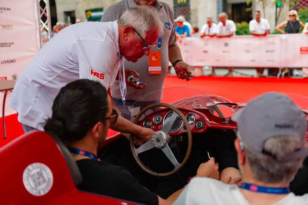 Mille Miglia 2025, la prima giornata di punzonature/3