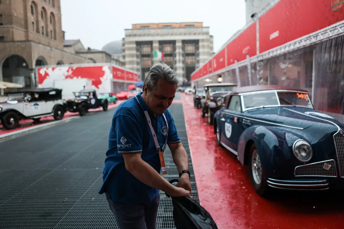 Mille Miglia 2025, la prima giornata di punzonature/5
