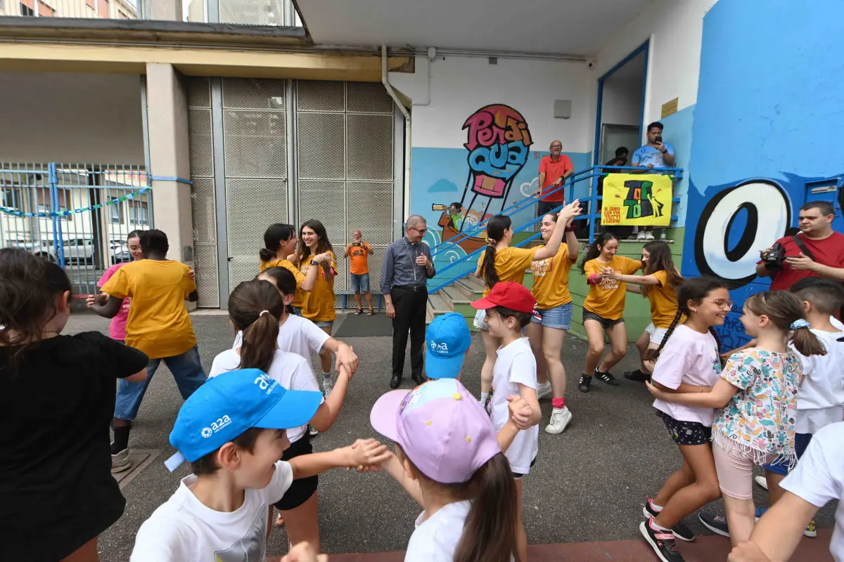 La visita del vescovo Tremolada al gest dell'oratorio Pavoni