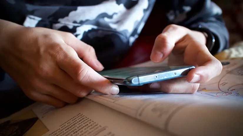 Non si potrà usare lo smartphone in classe - © www.giornaledibrescia.it
