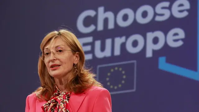 epa12140342 European Commissioner for Startups, Research and Innovation Ekaterina Zaharieva speaks during a press conference on the EU Startup and Scaleup Strategy following the weekly college meeting of the European Commission in Brussels, Belgium, 28 May 2025. EPA/OLIVIER HOSLET