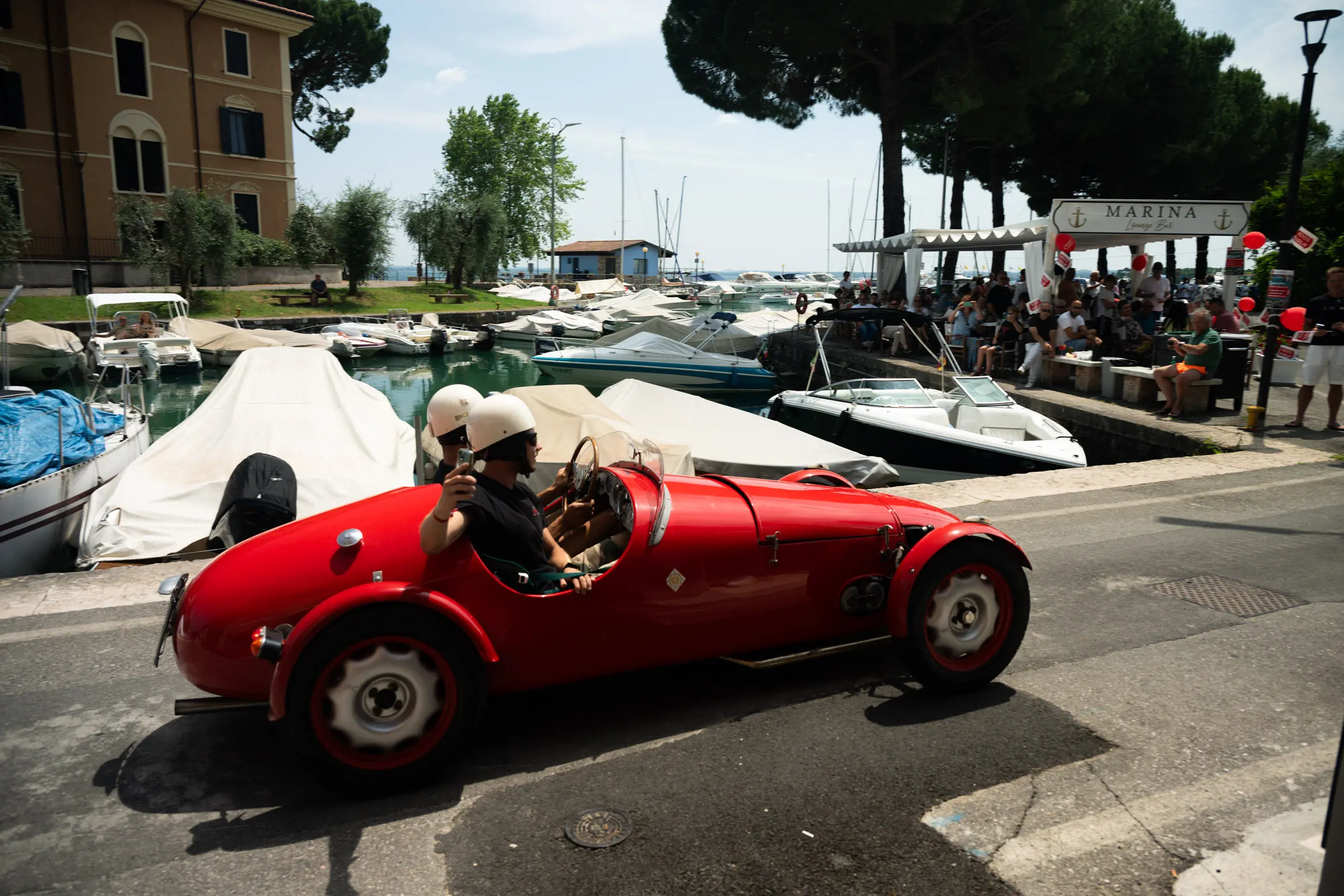 Mille Miglia 2025, il passaggio a Manerba del Garda
