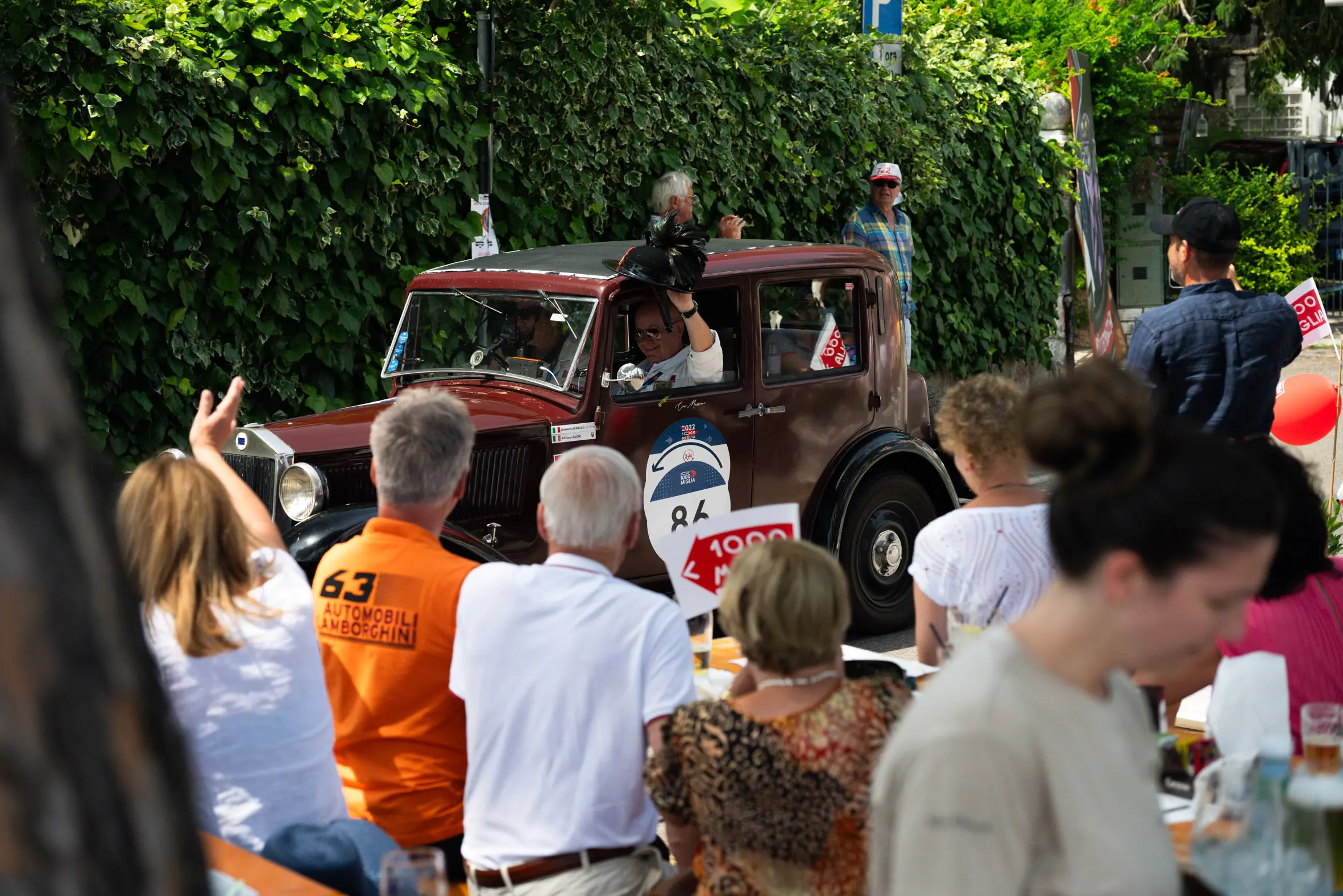 Mille Miglia 2025, il passaggio a Manerba del Garda