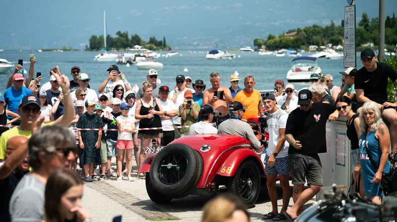 Mille Miglia 2025, il passaggio a Moniga del Garda