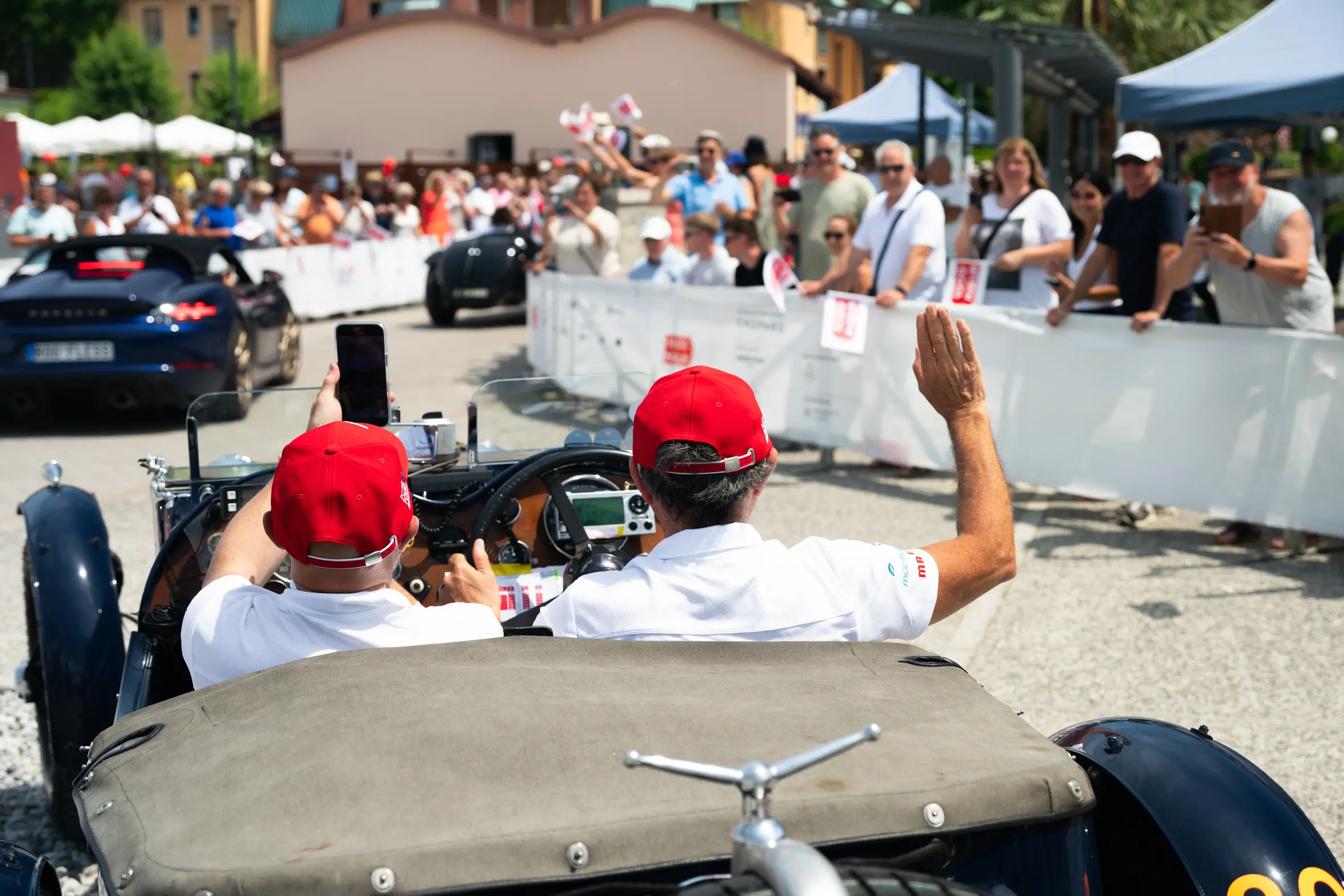 Mille Miglia 2025, il passaggio a Moniga del Garda