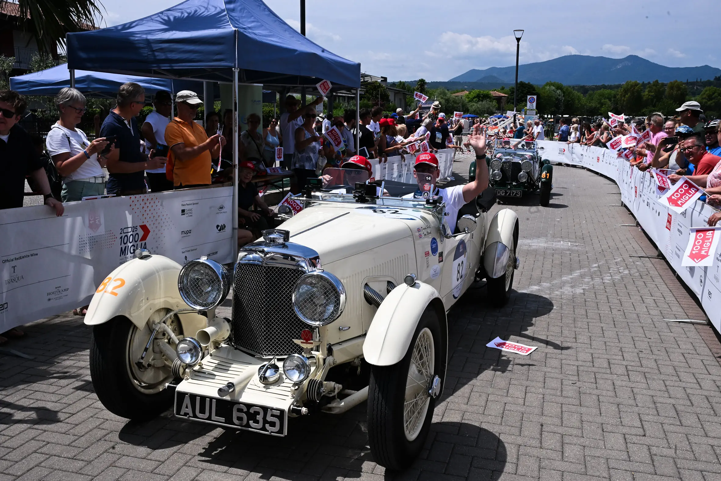 Mille Miglia 2025, il passaggio a Moniga del Garda