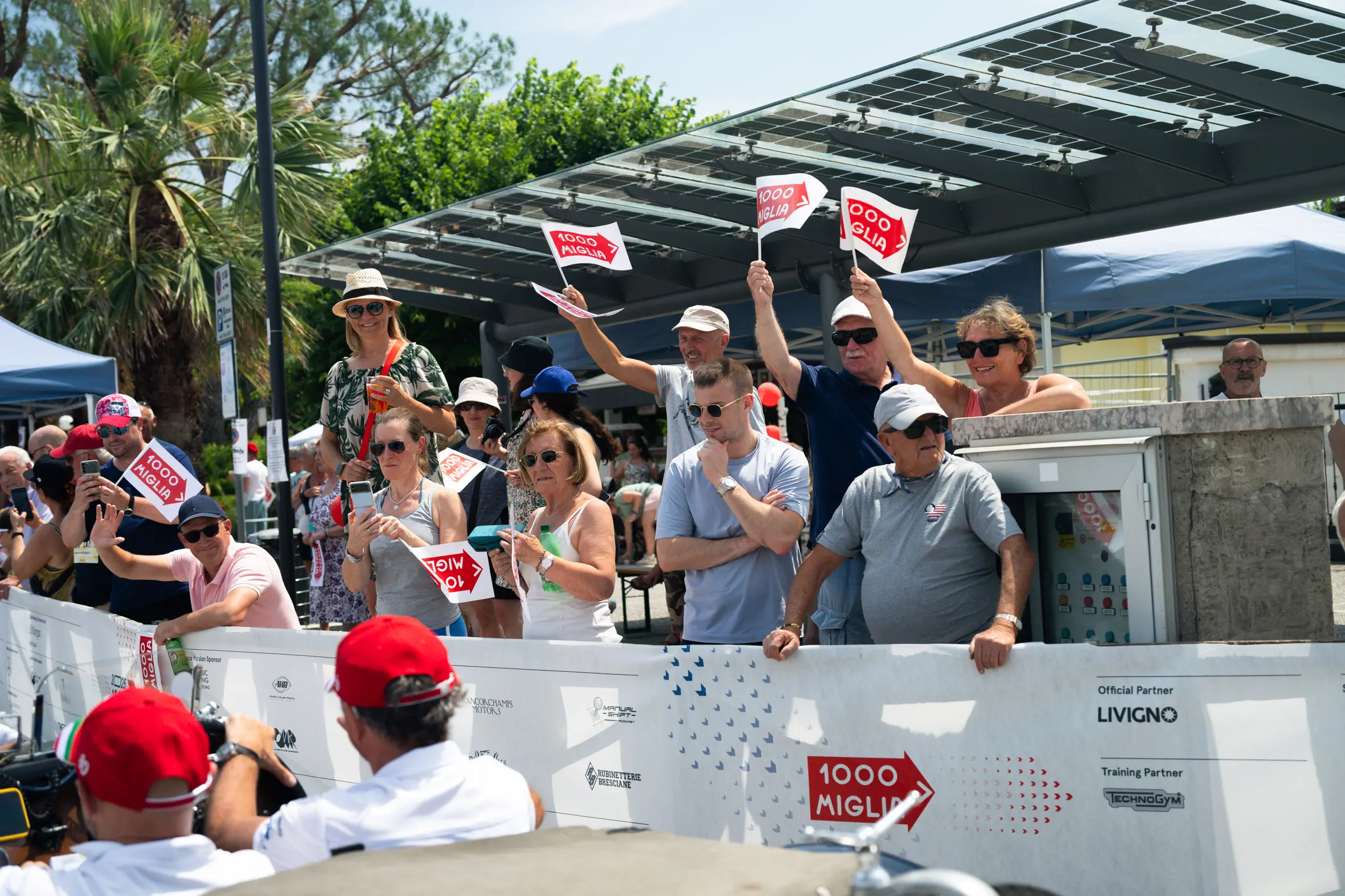 Mille Miglia 2025, il passaggio a Moniga del Garda